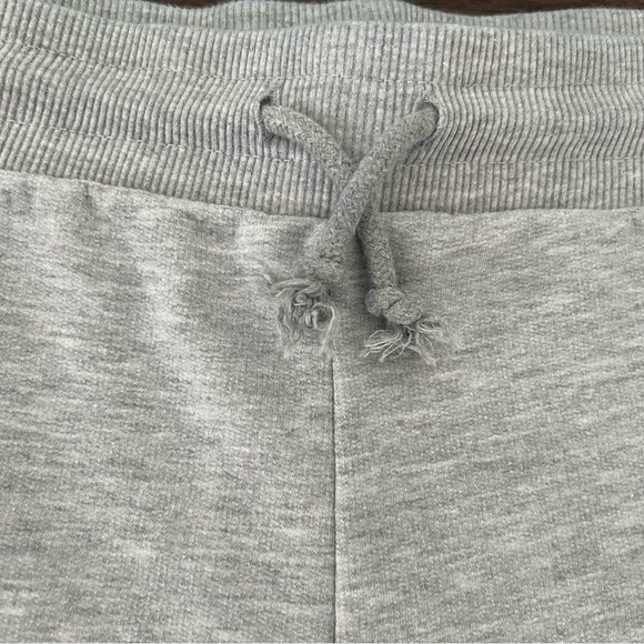 Tom and Jerry Women's Embroidered Graphic Print Gray Comfy Shorts Sizes XXL - Picture 5 of 8